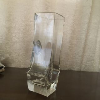 Vaso di cristallo pesante con placca argento