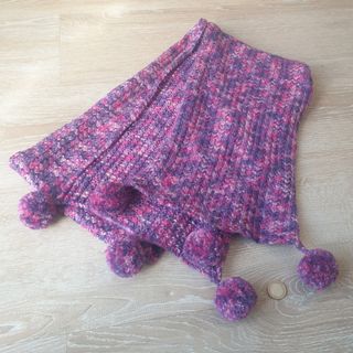 Bufanda de punto en rosas y violeta