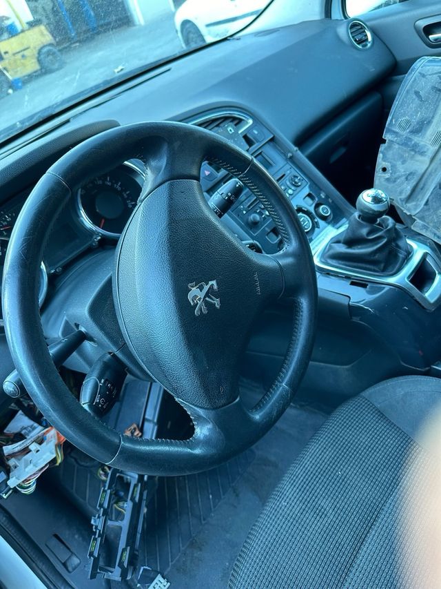 DESPIECE PEUGEOT 5008 AÑO 2015
