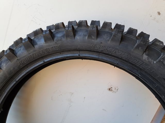 Neumático 110/90 19