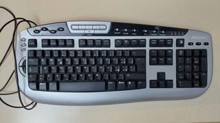 Tastiera PC Microsoft con attacco USB