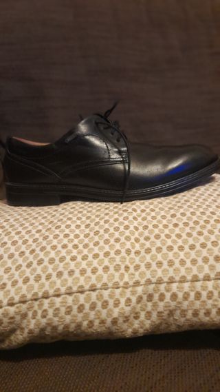 Zapatos Clarks negros ideales para chaqué