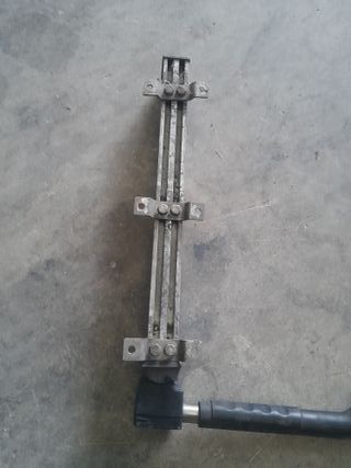 Sujetador de puerta de semirremolque