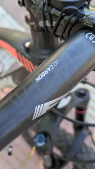 Canyon Lux CF SL 2020 mejorada