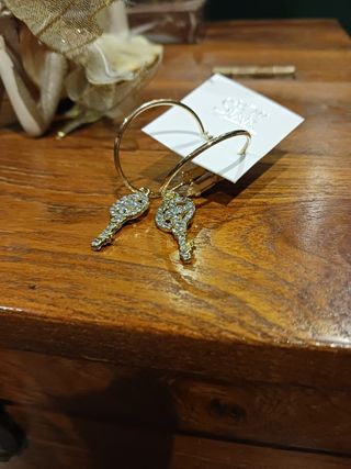 Pendientes de llaves acero y circonitas