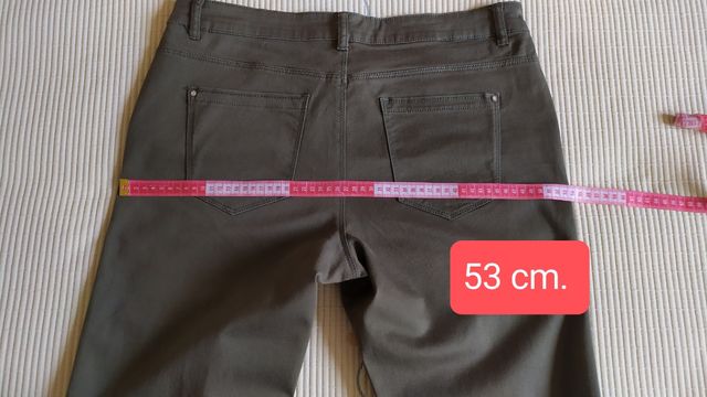 Pantalón de mujer verde aceituna, Yessica (C&A)