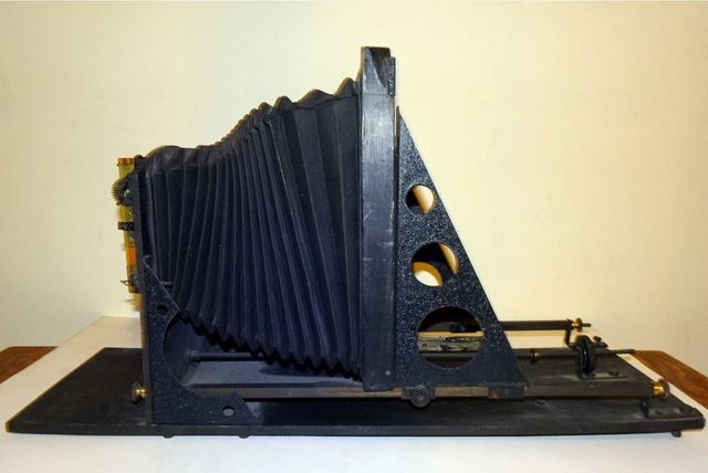 fotocamera da riproduzione vintage a soffietto