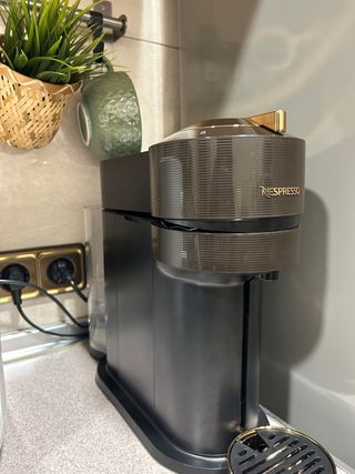 CAFETERA NESPRESSO VERTUO