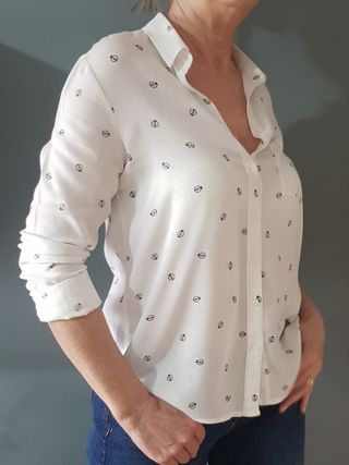 camisa blanca de Pull£Bear