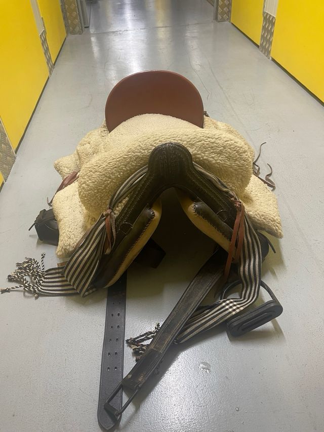 silla montar a caballo espoñola