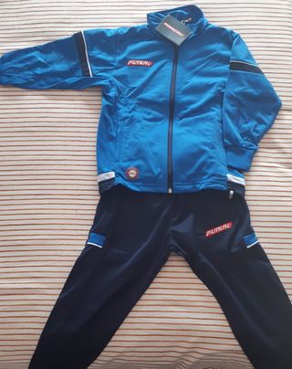Chándal de niño. marca futsal. Talla 6.