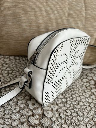Bolso blanco.Pepe moll
