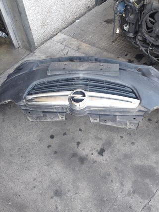 Parachoques delantero Opel combo 2014