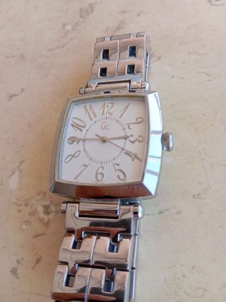 Reloj Guess Collection Swiss Made