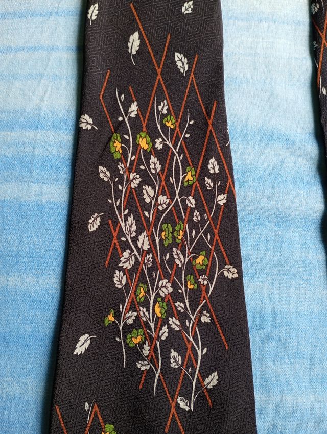 Cravatta pura seta Valentino