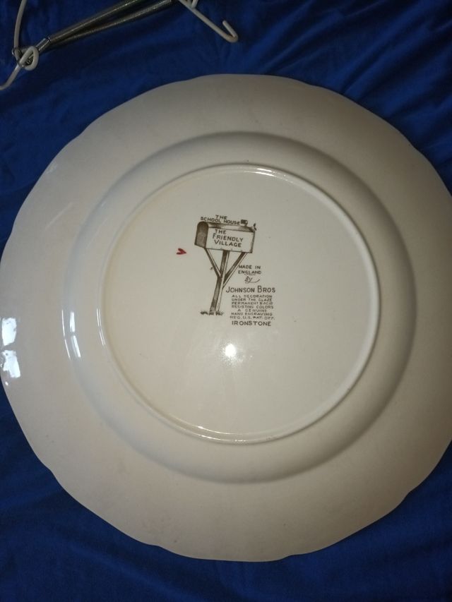 Set piatti "the friendly village"