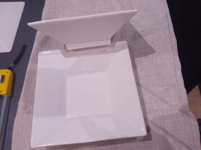 Plato hondo quadrado