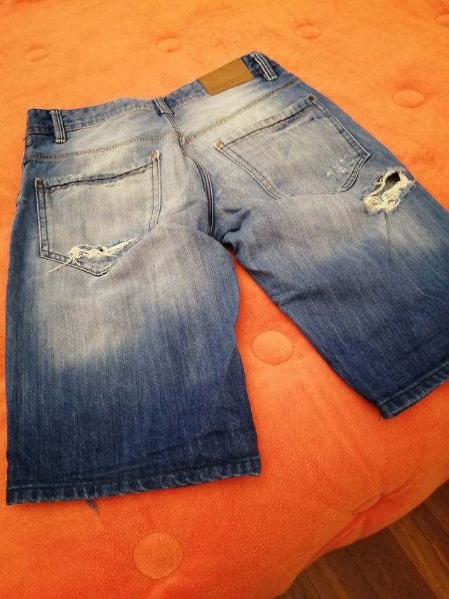 Pantalón vaquero corto