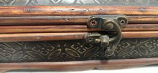 Cofre de madera. Baúl.