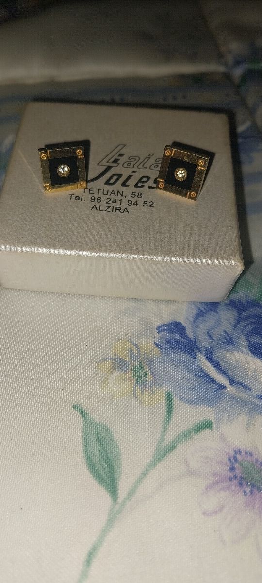 Pendiendes de acero dorados