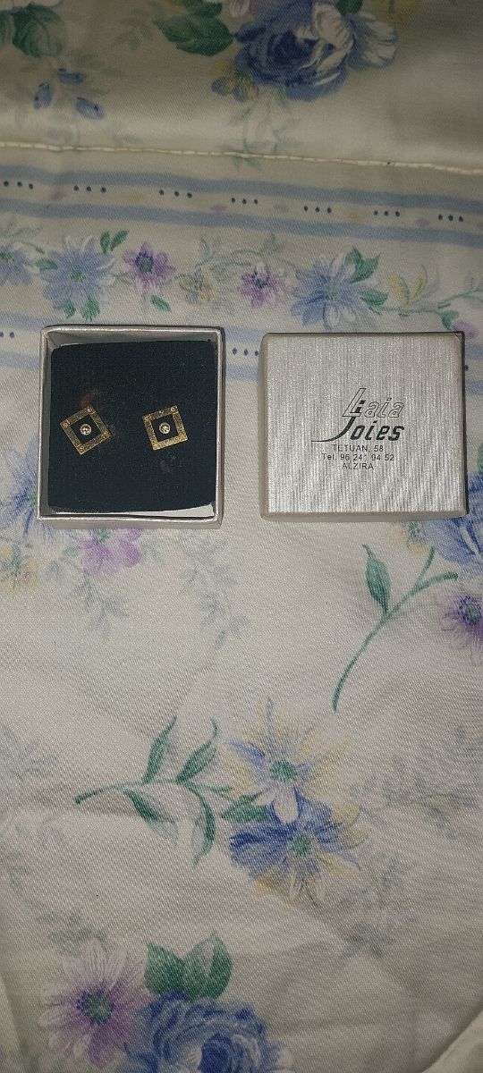 Pendiendes de acero dorados