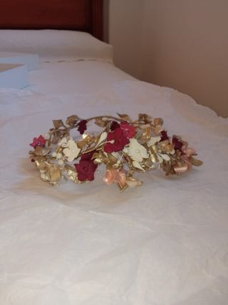 Precioso tocado de novia hecho a mano 