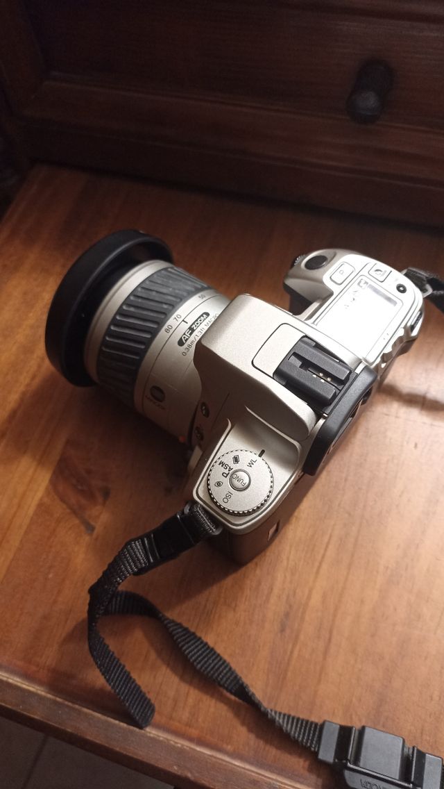 Fotocamera analogic Minolta Dynax 404si 