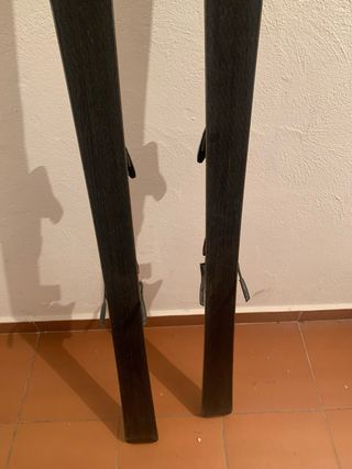 Esquis Blizzard de 168 cm.