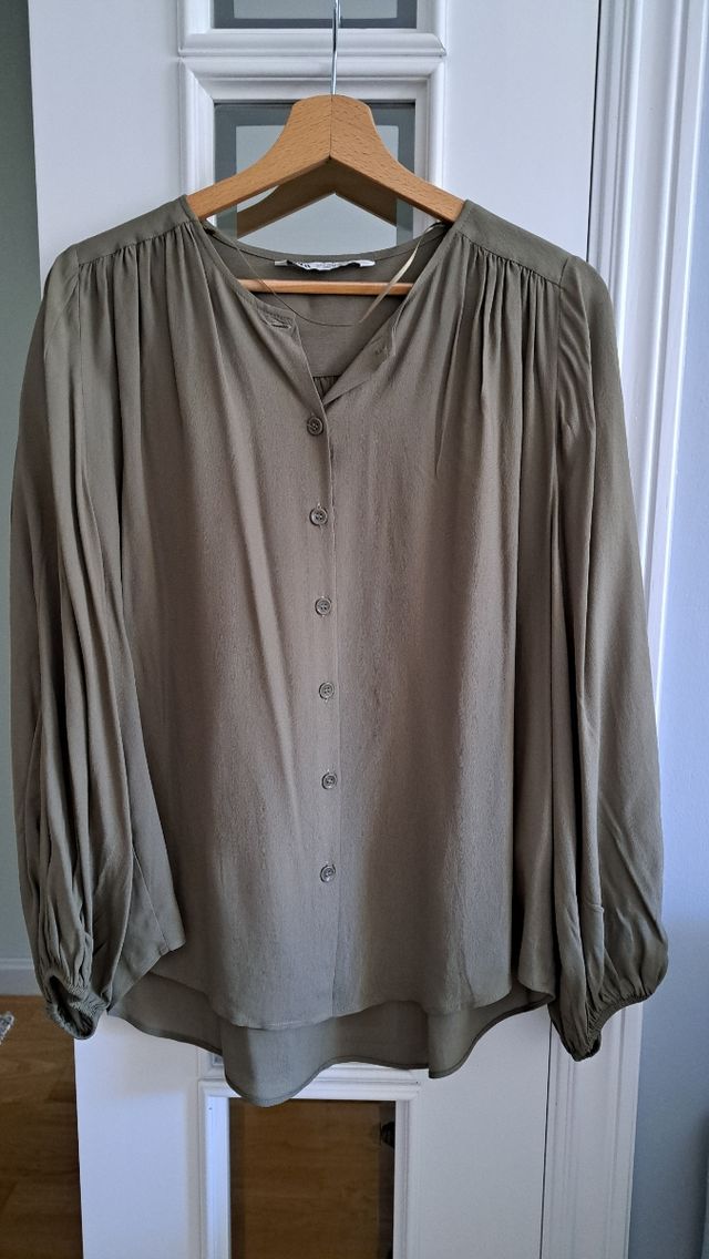 Blusa abotonada Zara