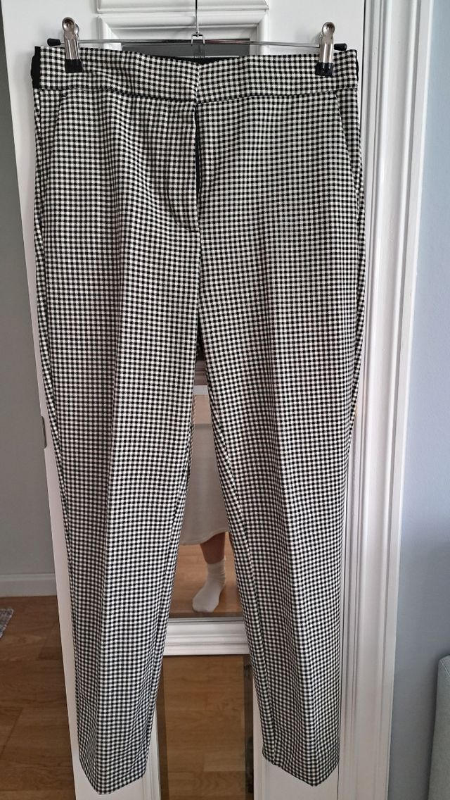 Pantalón pinzas Zara
