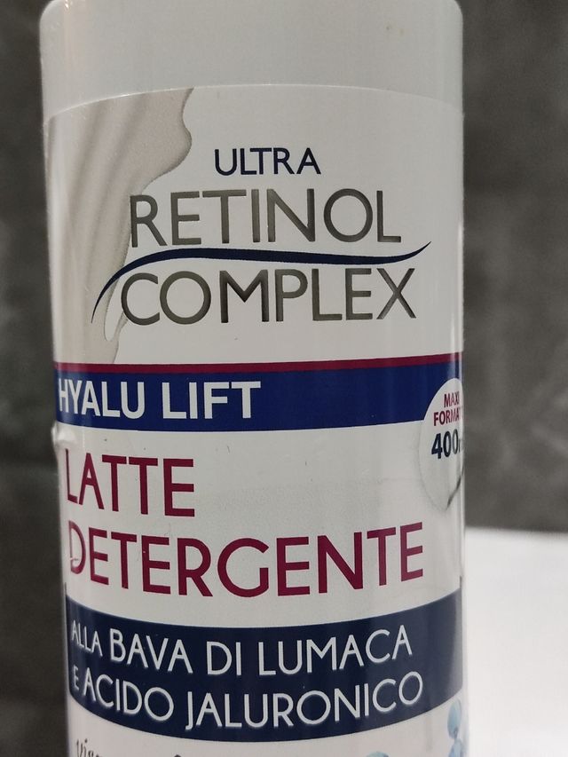 Latte detergente con bava di lumaca 