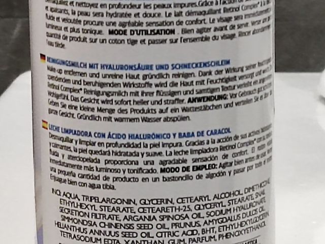 Latte detergente con bava di lumaca 