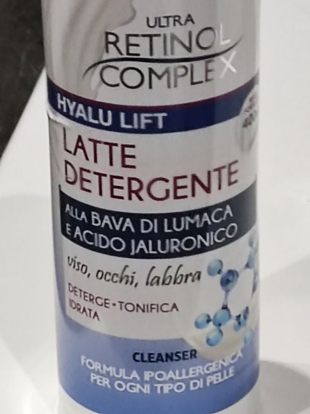 Latte detergente con bava di lumaca 