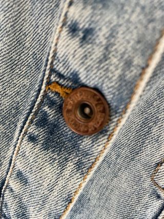 Cazadora vaquera con grecas bordadas Pull & Bear