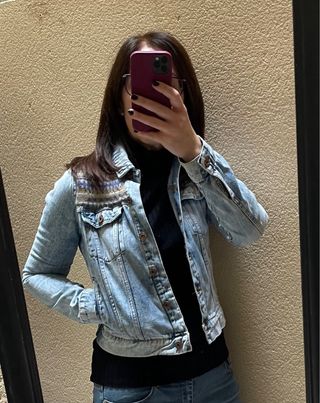 Cazadora vaquera con grecas bordadas Pull & Bear