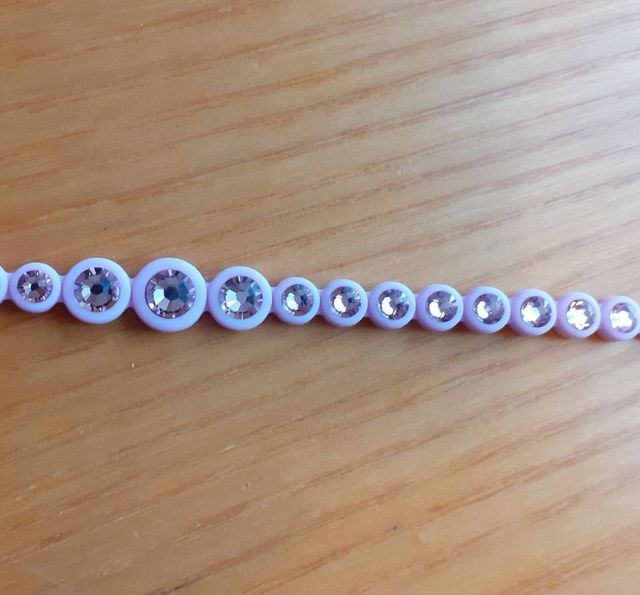 BRACCIALETTO IN SILICONE CON STRASS STROILI