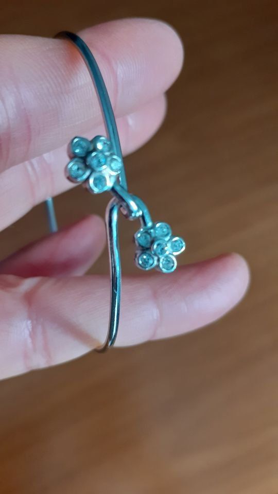 BRACCIALETTO RIGIDO DA DONNA IN ARGENTO E ZIRCONI