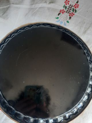 Plato de metal con pinturas Chinas