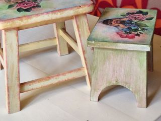 Artigianato sgabellini decorati
