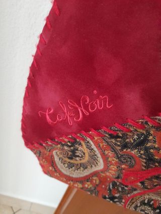 Borsetta a spalla bordeaux in velluto.