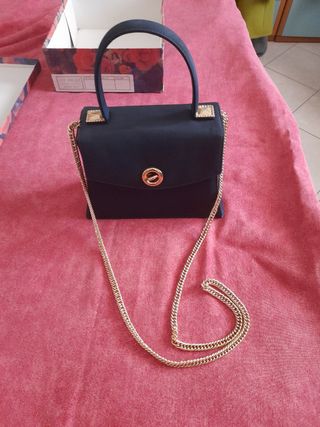 Borsetta blu a mano o a tracolla