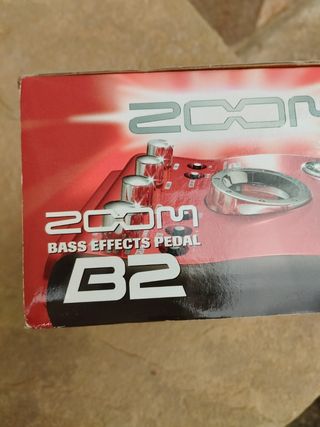 Zoom bass efects pedal