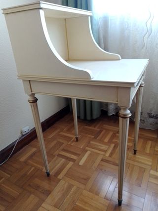 Mueble auxiliar lacado