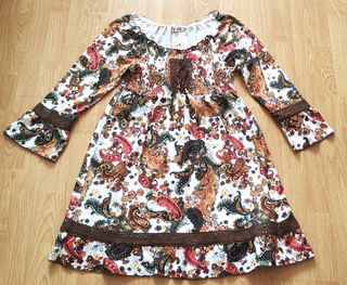 NUEVO. T-XL. Vestido Natura plumas