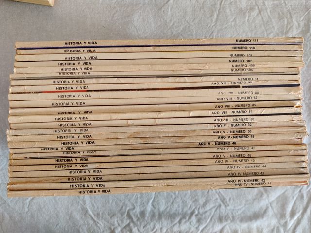 Lote de revistas de historia.