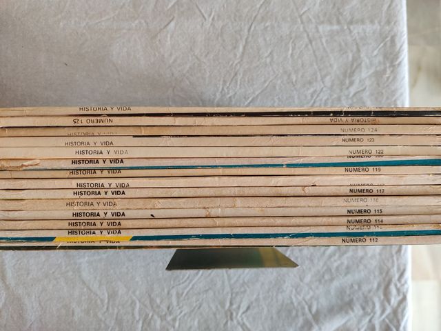 Lote de revistas de historia.