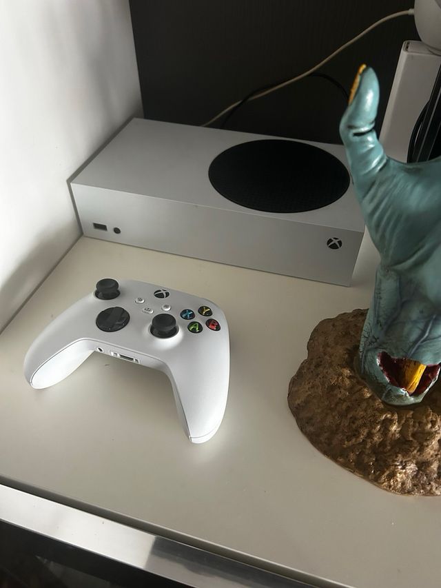 Xbox One serie 5 con exp. de memoria 500gb y comp.