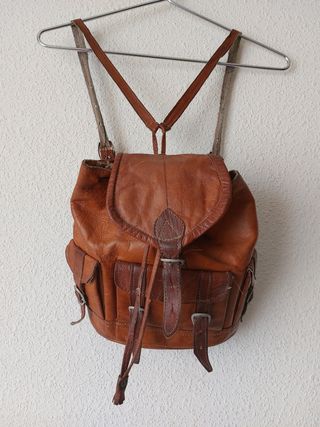 Mochila de cuero marrón