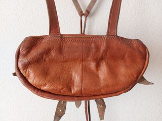 Mochila de cuero marrón