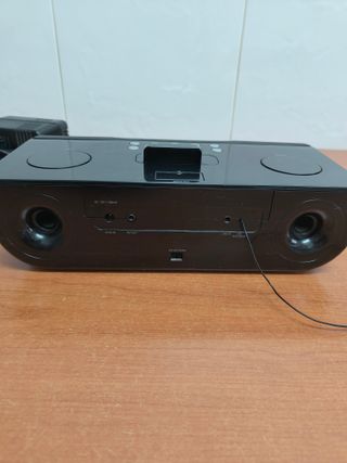 ILuv i177 Hi-Fi Radio/Despertador para iPod/iPhone